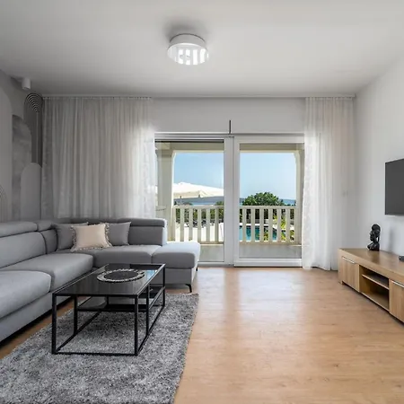Villa Marisa With 51sqm Pool, 5 Bedrooms, Gym Kastela
