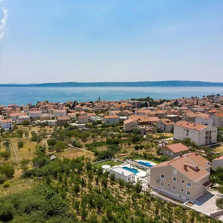 Marisa With 51sqm Pool, 5 Bedrooms, Gym * Kastela