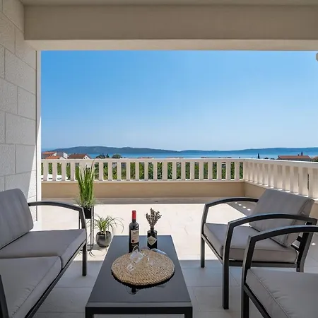 Marisa With 51sqm Pool, 5 Bedrooms, Gym Kaštela