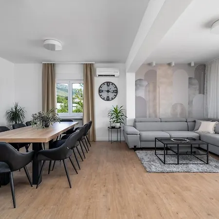 Marisa With 51sqm Pool, 5 Bedrooms, Gym فيلة *