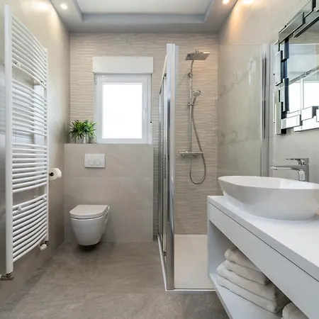 Marisa With 51sqm Pool, 5 Bedrooms, Gym Kaštela